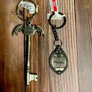 New with tags haunted mansion keychains